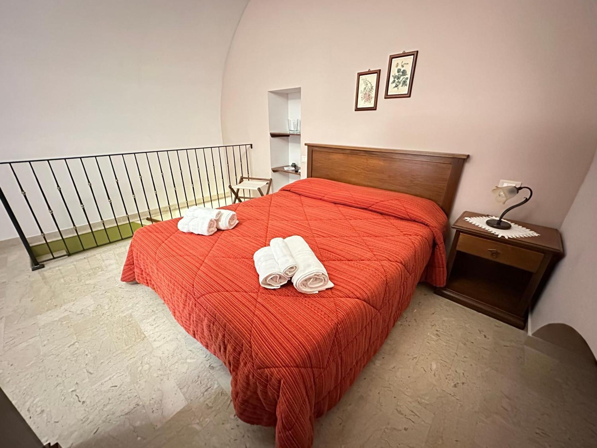 Historic B&B Apartments Home Chiaramonte Gulfi Kültér fotó